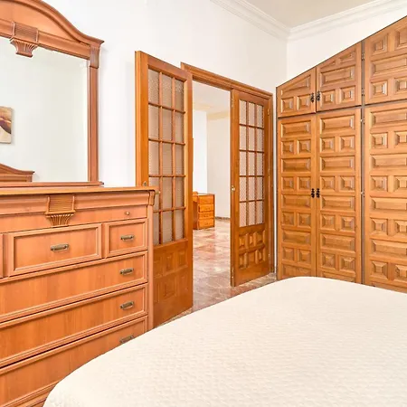 Casa En Bajo Cerca Del B. De Europa *